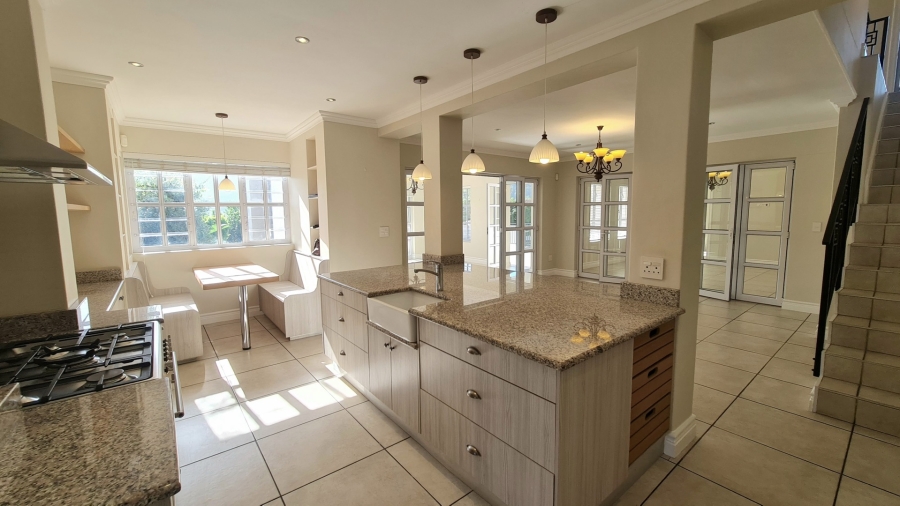 5 Bedroom Property for Sale in The Village Western Cape